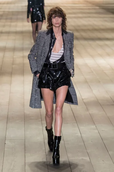 Look 29